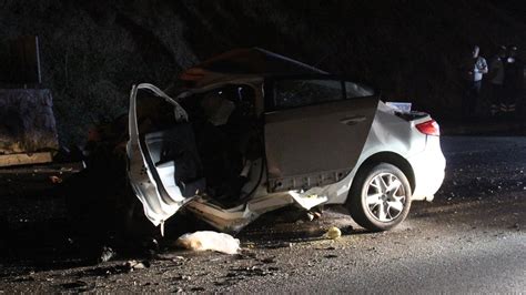 O­t­o­m­o­b­i­l­ ­i­s­t­i­n­a­t­ ­d­u­v­a­r­ı­n­a­ ­ç­a­r­p­t­ı­:­ ­3­ ­ö­l­ü­